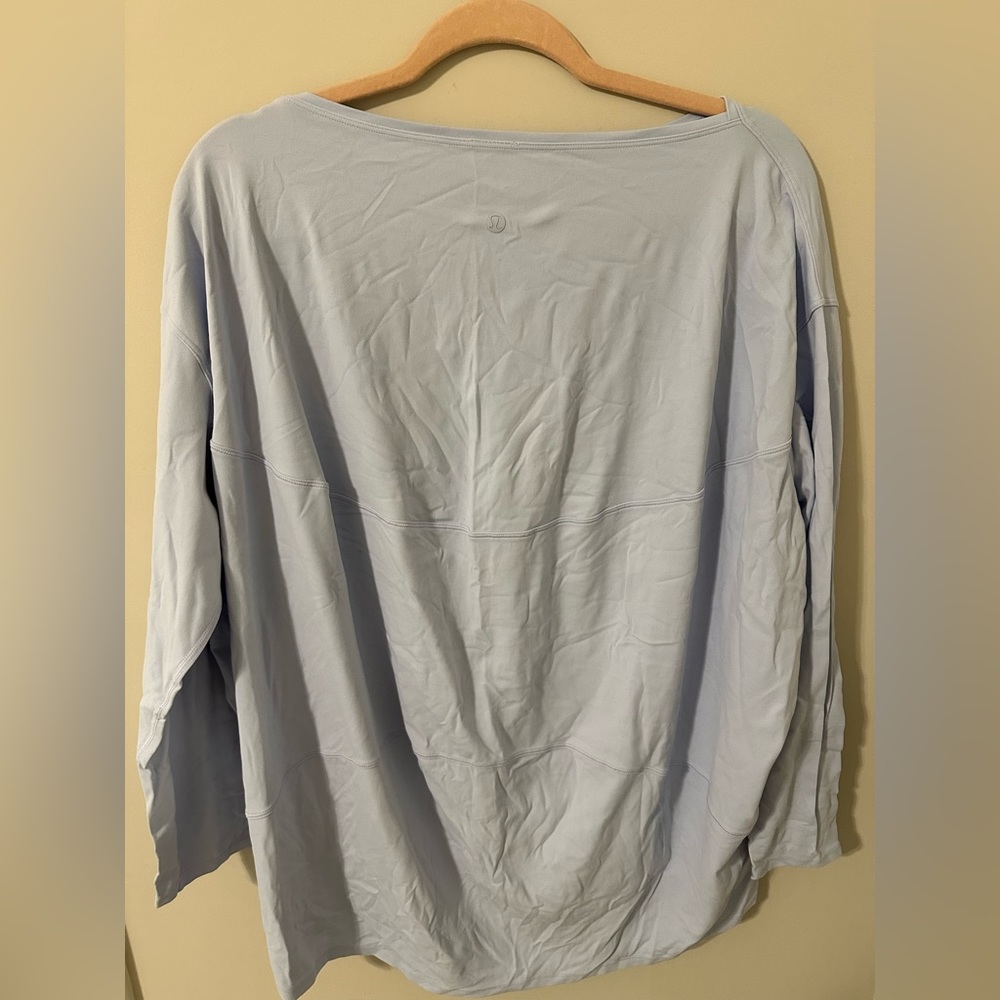 Lululemon Back In Action long sleeve shirt Light Blue size 12